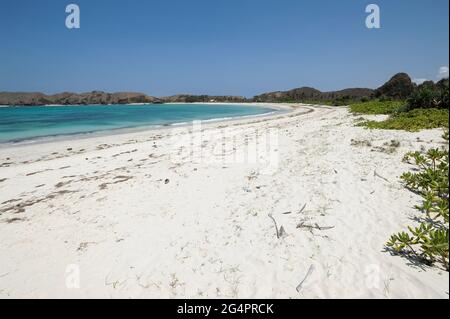 09.09.2011, Lombok, West Nusa Tenggara, Indonesia, Asia - Nothing but pristine white sand and turquoise water on the empty Tanjung Aan Beach. Stock Photo