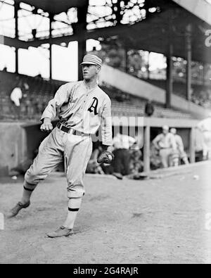 HistoricalFindings Photo: Joe Bush, Philadelphia Athletics,  Baseball Photo,1914 : Home & Kitchen