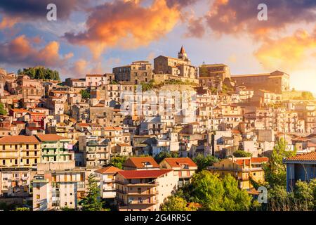 The medieval hill town of Francavilla di Sicilia. Italy, Sicily, Messina Province, Francavilla di Sicilia. Stock Photo