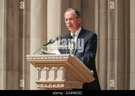 Former United States Chairman of the Joint Chiefs of Staff, Admiral Michael G. Mullen, USN, retired, speaks during the funeral ceremony for former US Senator John Warner (Republican of Virginia) at Washington National Cathedral on Wednesday, June 23, 2021 in Washington, DC. Credit: Oliver Contreras/Pool via CNP /MediaPunch Stock Photo