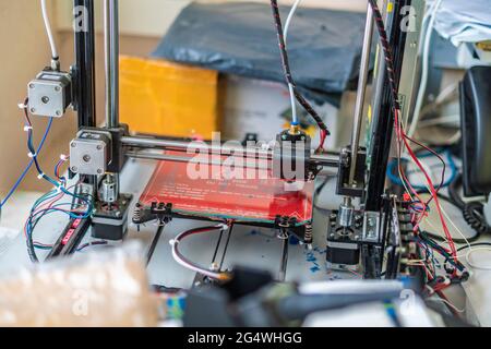 close up 3d printer conduct experiments in school Stock Photo