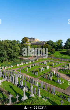 UK, Scotland, Stirling, Old town cemetery with Stirlling Castle in background Stock Photo