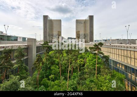 FRANCE, PARIS (75013), FRENCH NATIONAL LIBRARY (BNF) - SITE TOLBIAC (ARCHITECT: DOMINIQUE PERRAULT) Stock Photo