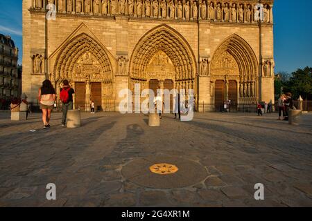 FRANCE, PARIS (75004), PARVIS NOTRE-DAME - PLACE JEAN-PAUL II, ZERO POINT OF THE ROUTES OF FRANCE AND CATHEDRAL NOTRE-DAME DE PARIS Stock Photo