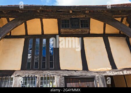 Masons Court, Rother Street, Stratfor-upon-Avon. Under the eaves of the Oldest house in Stratford-upon-Avon Circa 1481 Stock Photo