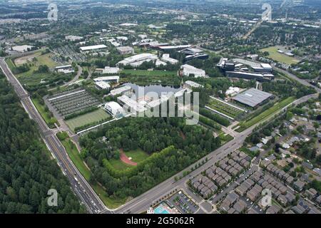 taxi Arena Onvergetelijk An aerial view of the Nike World Headquarters, Wednesday, June 23, 2021, in  Beaverton, Ore Stock Photo - Alamy