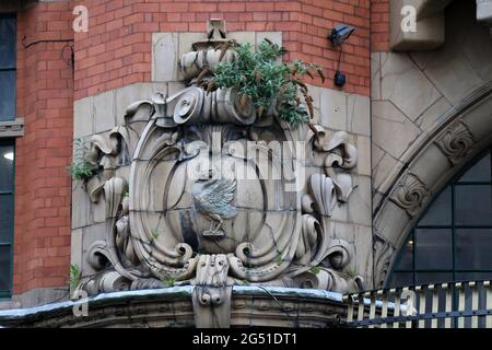 Liver Bird on the art nouveau Liverpool Grand Central Hotel building at Renshaw Street Stock Photo