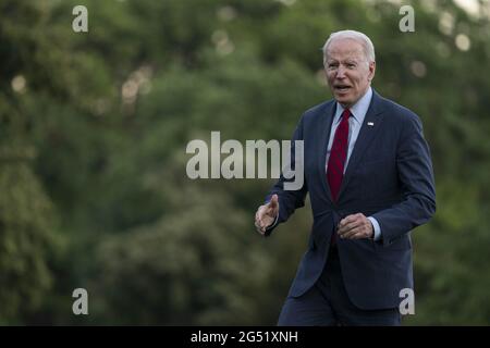 Washington, United States. 24th June, 2021. President Joe Biden walks from Marine One to the White House in Washington, DC, on Thursday, June 24, 2021. President Biden spent the afternoon in North Carolina visiting mobile vaccination sites and meeting front line workers. Photo by Sarah Silbiger/UPI Credit: UPI/Alamy Live News Stock Photo