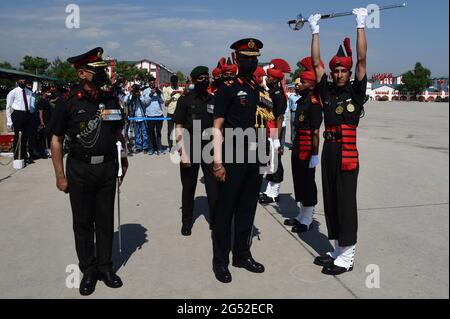 Srinagar. 25th June 2021. The Jammu and Kashmir Light Infantry Regimental Centre, showcased its latest batch of passing out young soldiers from the UT of J&K. A total of 514 young soldiers were attested today after completing one year of strenuous training, at a glittering parade at the Bana Singh Parade Ground of JAK LI Regimental centre. Credit: Majority World CIC/Alamy Live News Stock Photo