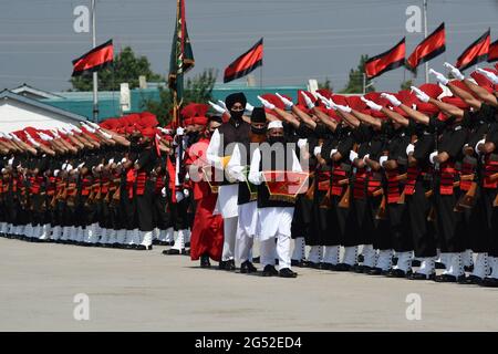 Srinagar. 25th June 2021. The Jammu and Kashmir Light Infantry Regimental Centre, showcased its latest batch of passing out young soldiers from the UT of J&K. A total of 514 young soldiers were attested today after completing one year of strenuous training, at a glittering parade at the Bana Singh Parade Ground of JAK LI Regimental centre. Credit: Majority World CIC/Alamy Live News Stock Photo