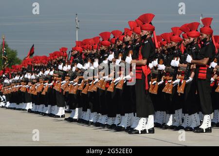 Srinagar. 25th June 2021. The Jammu and Kashmir Light Infantry Regimental Centre, showcased its latest batch of passing out young soldiers from the UT of J&K. A total of 514 young soldiers were attested today after completing one year of strenuous training, at a glittering parade at the Bana Singh Parade Ground of JAK LI Regimental centre. Credit: Majority World CIC/Alamy Live News Stock Photo