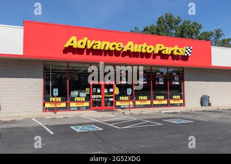 Warsaw - Circa June 2021: Advance Auto Parts store. Advance Auto Parts is the largest retailer of automotive replacement parts in the US. Stock Photo