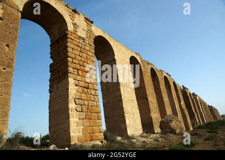 roman aqueduct of Carthage that transported water 132 km from Zaghouan, Tunisia Stock Photo