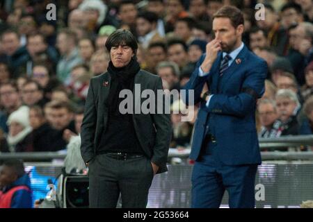 Preview of the UEFA Euro 2020 round of 16 England-Germany on June 29, 2021. Archive photo: The enthusiasm of Joachim LOEW (left, LvÉ¬? W, coach Ger) and Gareth SOUTHGATE (coach, ENG) is limited, frustrated, frustrated, frustratedet, disappointed, disappointed, disappointed, disappointed, sad, soccer Laenderspiel, friendly match, England (ENG) - Germany (GER) 0: 0, on 10.11.2017 in London/Great Britain. vÇ¬ Stock Photo