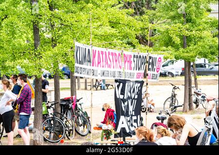 Berlin, Germany. June 25 2021: Protester protest for the climate on the Invaliedenplatz in Berlin on the 25.06.2021. They protest for a better climate policy. Stock Photo