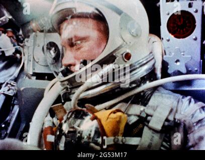 ONBOARD FRIENDSHIP 7, EARTH - 20 February 1962 - On Feb. 20, 1962, astronaut John H Glenn became the first American to orbit Earth. Launched from Cape Stock Photo