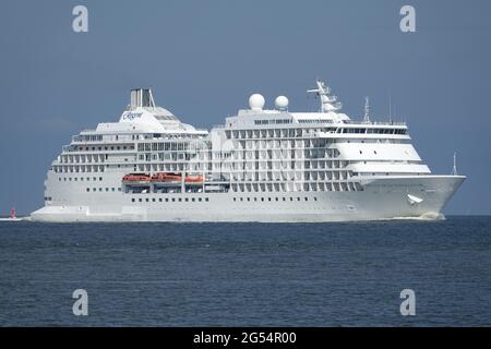 Passenger Cruise ship SEVEN SEAS NAVIGATOR Stock Photo