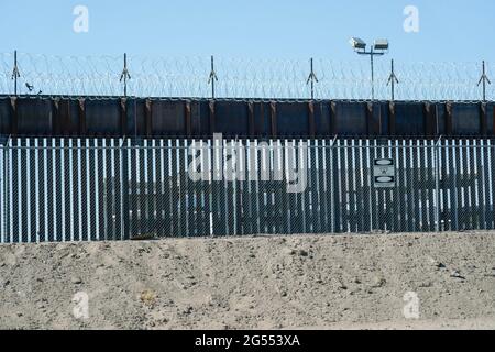 El Paso, United States. 25th June, 2021. The Trump border wall stands when U.S. Vice President Kamala Harris visits the Paso del Norte (PDN) Port of Entry in El Paso, Texas on June 25, 2021 Photo by Yuri Gripas/UPI Credit: UPI/Alamy Live News Stock Photo