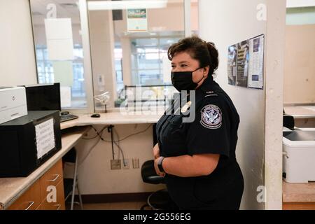 El Paso, USA. 25th June, 2021. The Paso del Norte (PDN) Port of Entry in El Paso, Texas, June 25, 2021. U.S. Vice President visits the control area for asylum seekers upon entering Mexico, the secondary processing area for migrants and the outdoor vehicle inspection area used to screen vehicles crossing the border in search of goods or illegal activities. Photo by Yuri Gripas/ABACAPRESS.COM Credit: Abaca Press/Alamy Live News Stock Photo