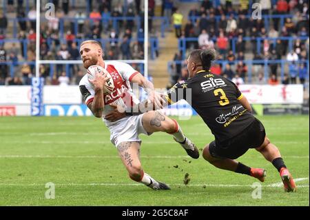 Warrington, UK. 25th June, 2021. Sam Tomkins () of England in the tackle in Warrington, United Kingdom on 6/25/2021. (Photo by Richard Long/ RL Photography/News Images/Sipa USA) Credit: Sipa USA/Alamy Live News Stock Photo