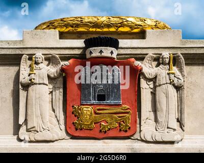 Norwich Coat of Arms on the Norwich War Memorial or Cenotaph, designed by Sir Edwin Lutyens and unveiled in 1927. Stock Photo