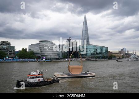 burberry handbag on thames