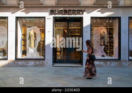 burberry store venice