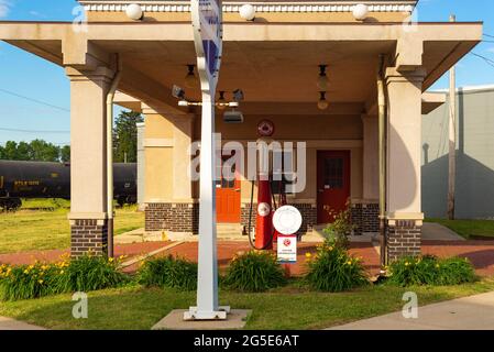 Rochelle, Illinois - United States - June 15th, 2021:  The Old Standard Station on Historic Lincoln Highway. Stock Photo