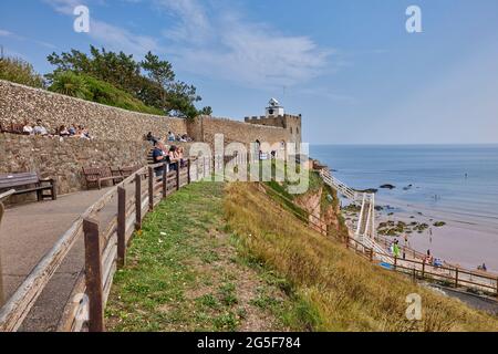 Footpath leading to the Clock Tower and Jacobs Ladder at Connaught Gardens, Sidmouth on the Jurassic Coast, Sidmouth, Devon, south coast England Stock Photo