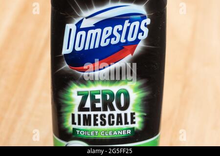 Domestos bleach hi-res stock photography and images - Alamy