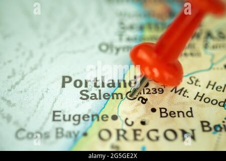 Location Salem city in Oregon state, map with red push pin pointing close up, USA, United States of America Stock Photo