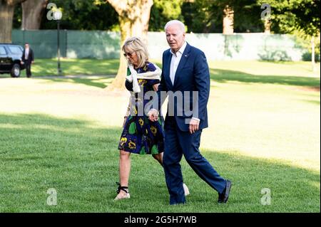 Washington, United States. 27th June, 2021. June 27, 2021 - Washington, DC, United States: President Joe Biden and First Lady Jill Biden returning to the White House from Camp David. (Photo by Michael Brochstein/Sipa USA) Credit: Sipa USA/Alamy Live News Stock Photo