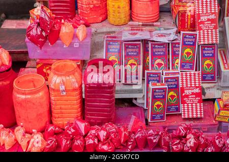 Hindu wedding ritual called sindoor daan, groom sprinkling vermilion ...