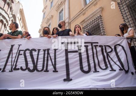 Rome, Italy. 28th June, 2021. Sit-in organized by workers of various state museums and archaeological areas in Italy, in front of headquarters of Ministry of Culture in Rome (Photo by Matteo Nardone/Pacific Press) Credit: Pacific Press Media Production Corp./Alamy Live News Stock Photo