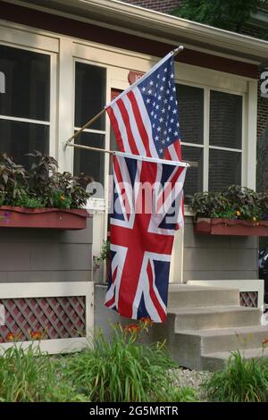 British and American Flags presented in sympathy for the victims of the terrorist bombing attacks on the London Subway Underground and bus routes, Jul Stock Photo