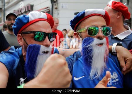 Bucharest, Romania. 28th June, 2021. Fans of France cheer prior to EURO 2020 soccer match between France and Switzerland in Bucharest, Romania, June 28, 2021. Credit: Cristian Cristel/Xinhua/Alamy Live News Stock Photo