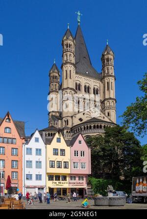 Fischmarkt, Kirche Groß St. Martin, Köln, Nordrhein-Westfalen, Deutschland, Europa Fischmarkt, Church Groß St. Martin, Cologne, North Rhine-Westphalia Stock Photo