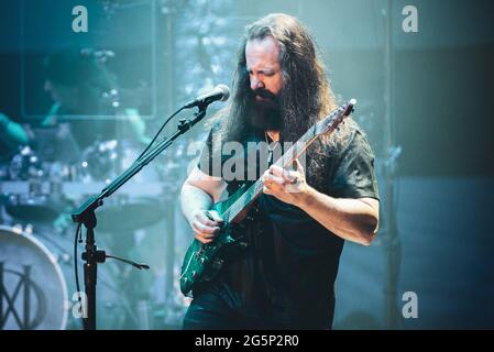 AUDITORIUM LINGOTTO, TORINO, ITALY: John Petrucci, guitarist of the American progressive metal band Dream Theater, performing live on stage for the “Images, Words and Beyond” tour in Torino. Stock Photo
