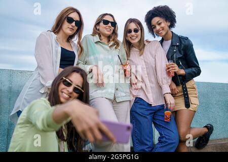 five girls friends