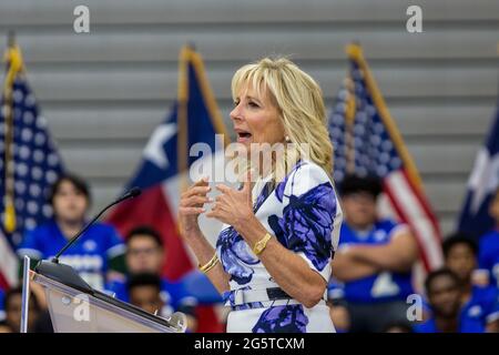 Dallas, Texas, USA. 29th June, 2021. The First Lady (FLOTUS), Dr. Jill Biden, gives a speech at Emmett J Conrad High School in Dallas, Texas about the Covid-19 vaccinations. Credit: Dan Wozniak/ZUMA Wire/Alamy Live News Stock Photo