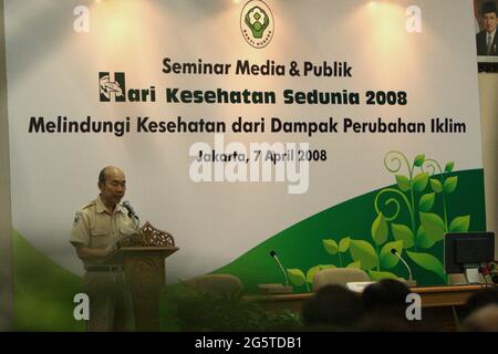 Jakarta, Indonesia. 7th April 2008. The Directorate General of Disease Control and Environmental Health at the Indonesian Ministry of Health, Dr. I Nyoman Kandu, gives a report during the opening of a media and public seminar held in Leimena Room at the ministry's office in Jakarta. The seminar is a part of a series of event celebrating the 2008 World Health Day in Jakarta, Indonesia. The theme for the 2008 celebration is 'protecting health from climate change'. Stock Photo