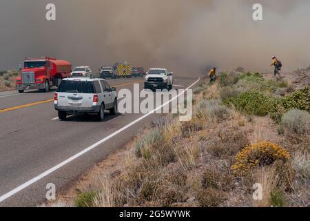 Weed, California, USA. 29th June, 2021. Emergency vehicles line Highway 97 at the Lava Fire. Credit: Jungho Kim/ZUMA Wire/Alamy Live News Stock Photo