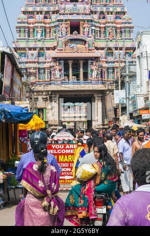 Sri Ranganathaswamy Vishnu temple at Srirangam Island ...