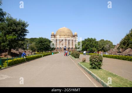 The view of Gol Gumbaz which is the mausoleum of king Mohammed Adil Shah, Sultan of Bijapur. The tomb, located in Bijapur (Vijayapura), Karnataka in I Stock Photo