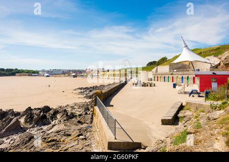 Due to the Covid-19 lockdown there are no crowds  on the beach or promenade at Barry Island despite it being a sunny spring bank holiday. Stock Photo