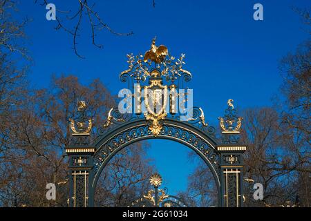 France, Paris, entrance to the Elysee Palace garden, the Rooster gate in Art Nouveau style, architect Adrien Chancel (1853-1901) Stock Photo