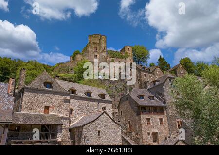 France, Aveyron, Village of Belcastel, former stage on the road to Saint-Jacques-de-Compostelle, Village labeled as one of the most beautiful villages in France, medieval castle of Belcastel restored at the end of the 1970s by architect Fernand Pouillon, above the village Stock Photo