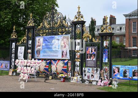 London, UK. Floral tributes to Princess Diana. On what would have been Princess Diana's 60th birthday, Prince William and Prince Harry unveiled a new statue of her. Kensington Palace, Kensington. Credit: michael melia/Alamy Live News Stock Photo