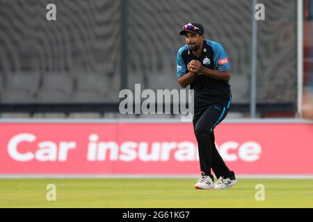 Manchester, UK. 01st July, 2021. Ish Sodhi of Worcestershire Rapids takes the catch to dismiss Finn Allen of Lancashire Lightning in Manchester, United Kingdom on 7/1/2021. (Photo by Conor Molloy/News Images/Sipa USA) Credit: Sipa USA/Alamy Live News Stock Photo