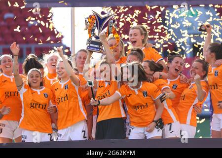 Glasgow, UK. 06th June, 2021. Players lift the trophy on the Scottish Women's Premier League match between Glasgow City and Rangers played at Broadwood Stadium in Glasgow, Scotland Credit: SPP Sport Press Photo. /Alamy Live News Stock Photo